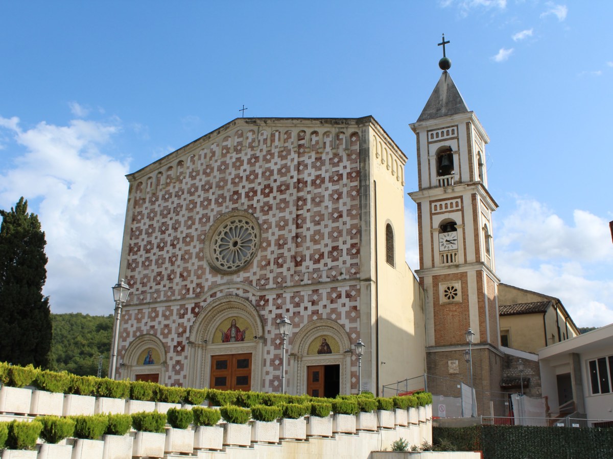 СВЕТИНЯТА ОТ МАНОПЕЛО