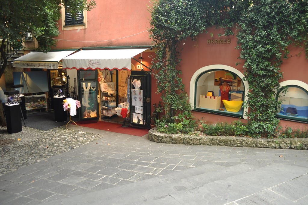 AEA9F565-8850-451F-9E9C-AE7BB073690E