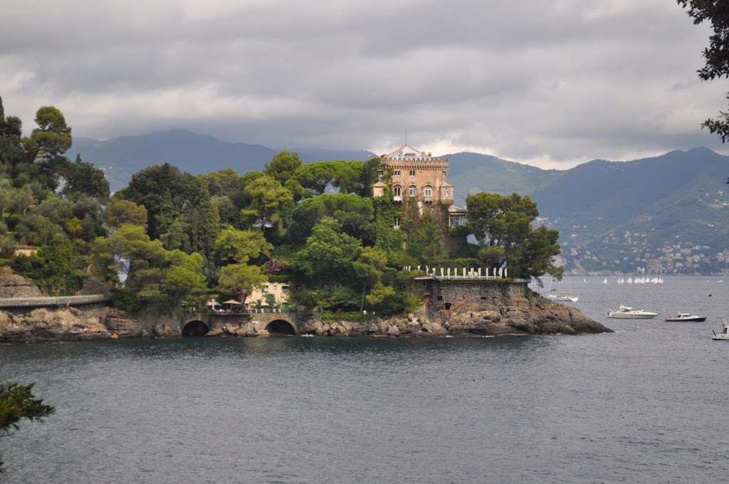 FF6108B6-83DB-4F12-8C17-3623829FC232