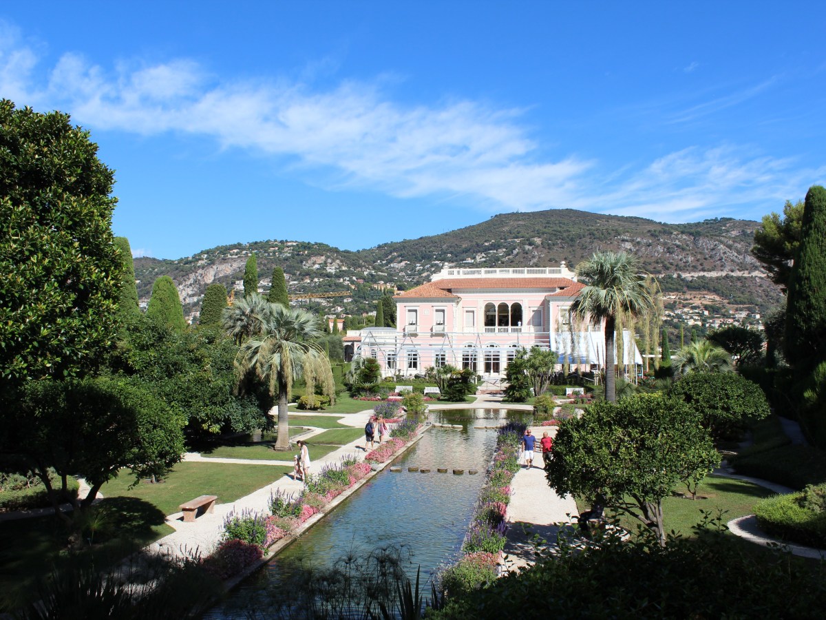 ЛАЗУРНА КРАСОТА НА КАП ФЕРА – ВИЛА ЕФРУСИ ДЕ&nbsp;РОТШИЛД