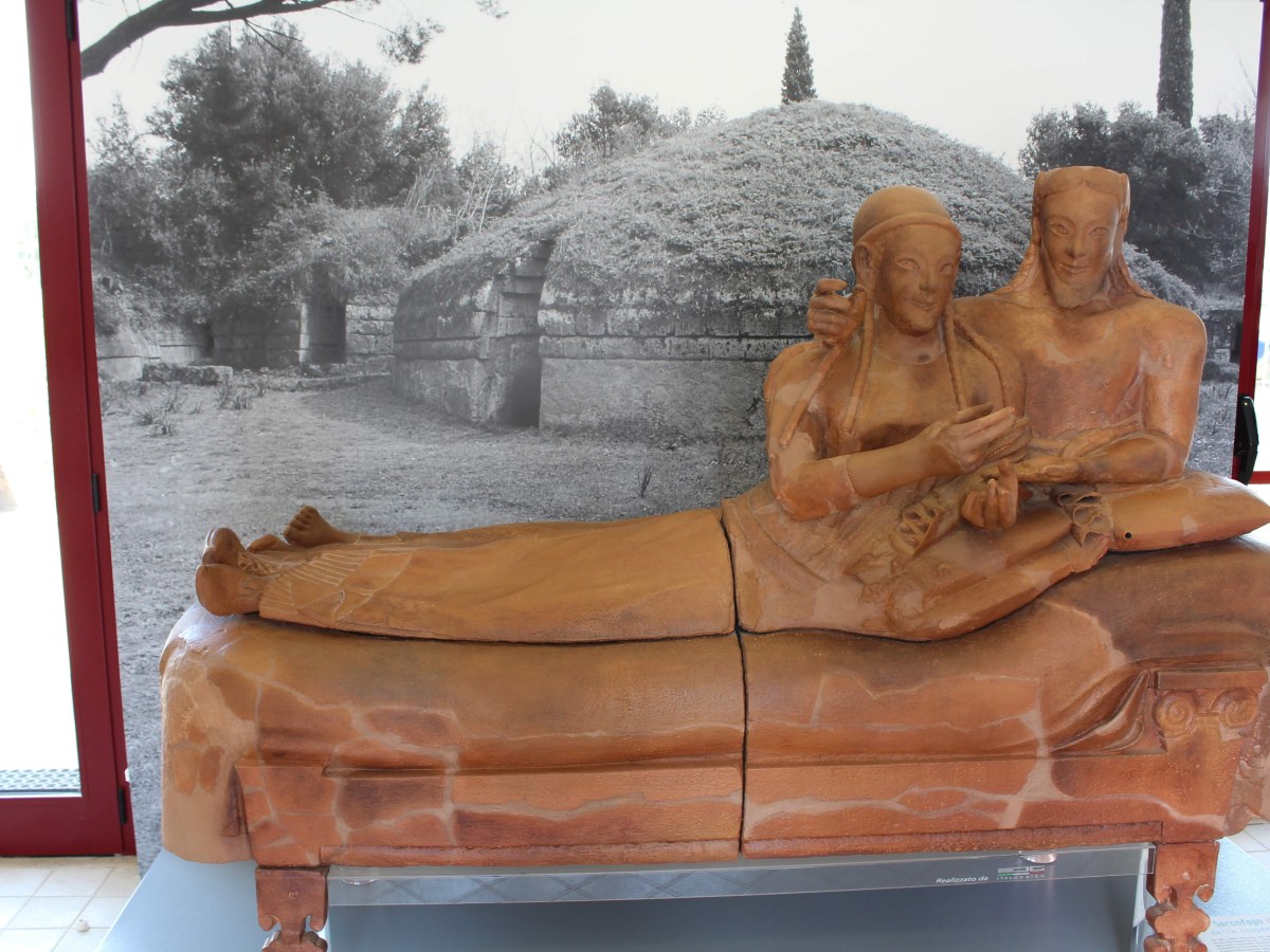 ПО СЛЕДИТЕ НА ЕТРУСКИТЕ –&nbsp;ЧЕРВЕТЕРИ