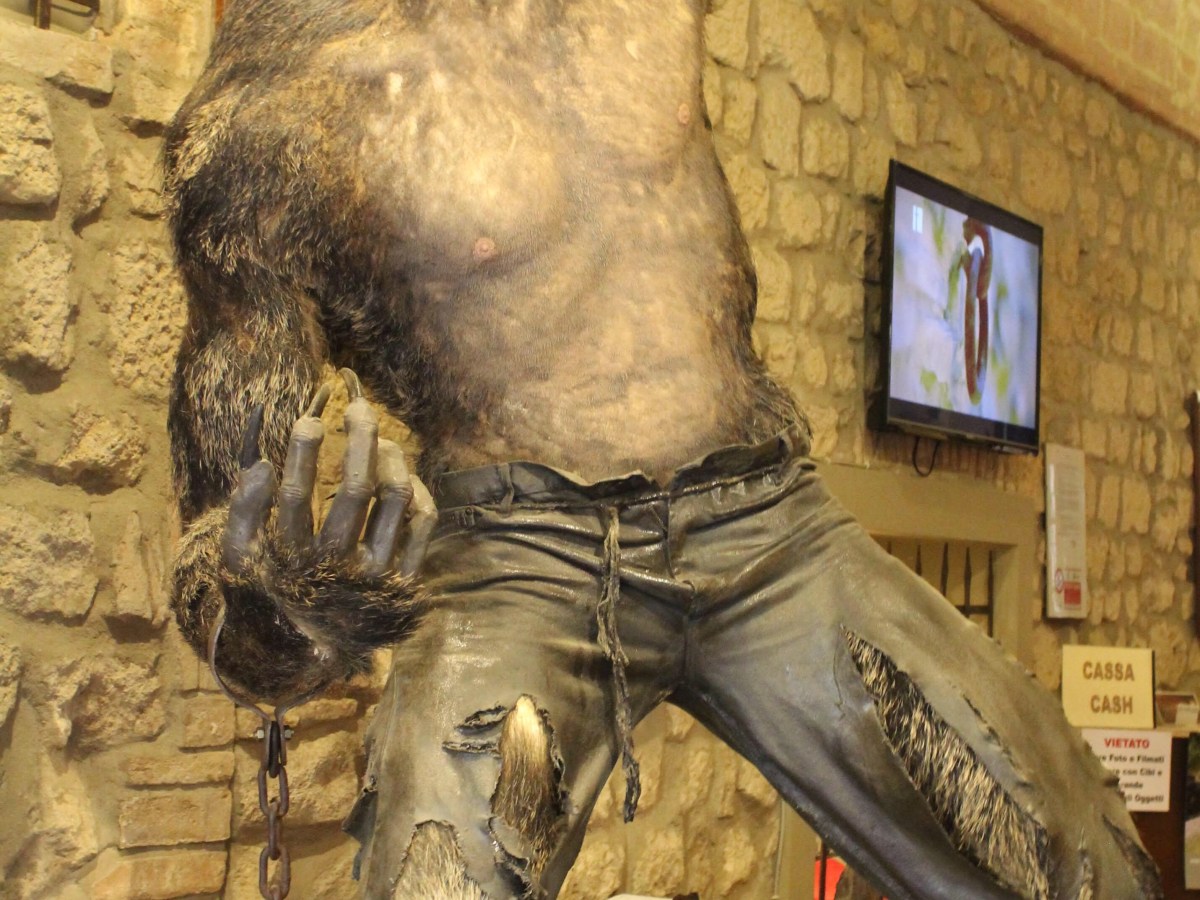 ВОЛТЕРА – ХЕЛОУИНСКИ&nbsp;ИСТОРИИ