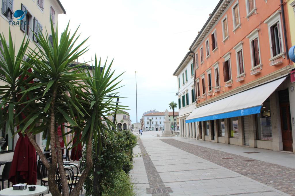 Палманова, Италия